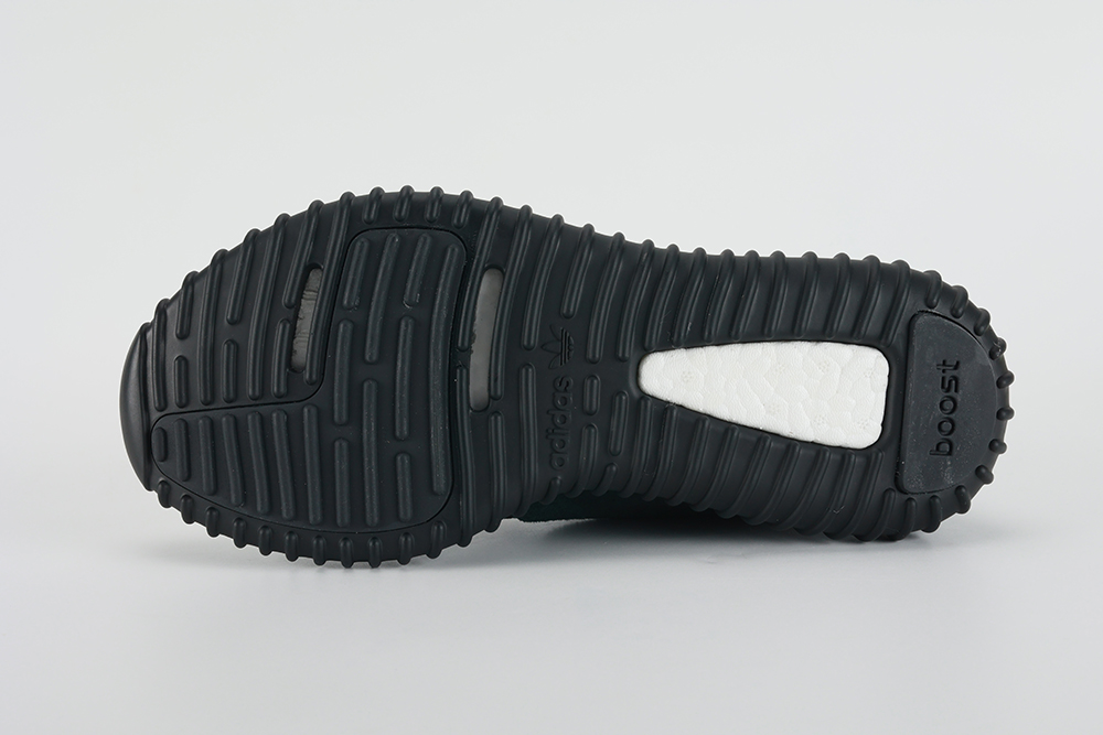 Yeezy Boost 350 'Pirate Black' 2022 Replica